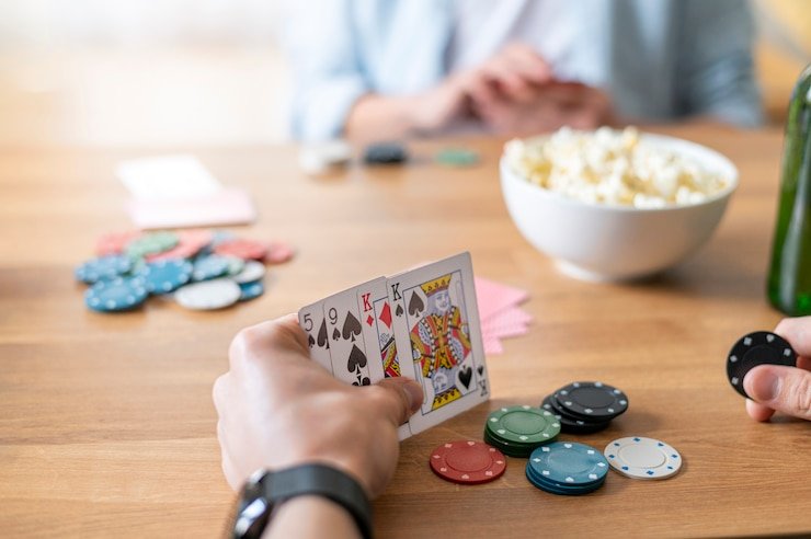 Dealer kasino langsung menyambut pemain dengan suasana ramah dan profesional di ilbet